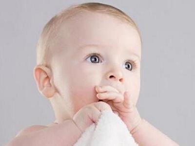 小黄鸭视频下载污专家谈孩子吃手的应对措施 小黄鸭视频下载污专家谈孩子吃手的应对措施